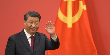 Reducerea perspectivei de către agenție Scăderea prețurilor locuințelor