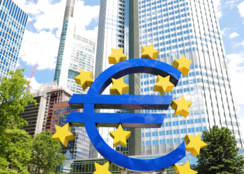 Îmbunătățirea stabilității financiare în zona euro Încetinirea inflației Riscuri considerabile de scădere