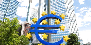 Îmbunătățirea stabilității financiare în zona euro Încetinirea inflației Riscuri considerabile de scădere