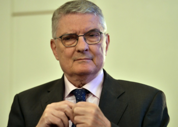 Cheltuieli peste PIB Corecție dificilă și complicată Reducerea nevoii de împrumuturi