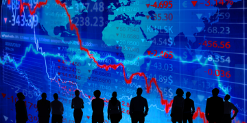 Bursa românească a scăzut unda de șoc globală temeri de recesiune în SUA scădere de peste 3% la deschidere acțiunile Băncii Transilvania acțiunile Hidroelectrica deprecieri între 4% și 6% invazia Ucrainei de către Rusia