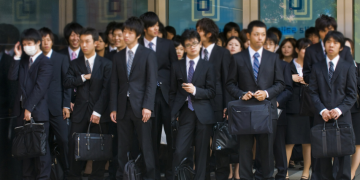 Reticența angajaților Legislația pentru săptămâna de lucru de patru zile Criză de forță de muncă în Japonia Oboseală extremă și deces cauzat de munc