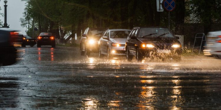 România, sub cod roșu de ploi. Octombrie ar putea deveni cea mai ploioasă lună din istorie. Recorduri posibile și în București
