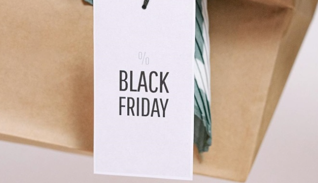 Când începe Black Friday 2025 la eMAG. La ce oră pornesc reducerile